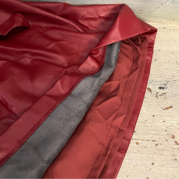 LOFT Burgundy Faux Leather‎ Mini Skirt Small NWT - Picture 6 of 8